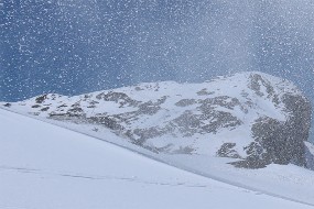 Un col sous la neige