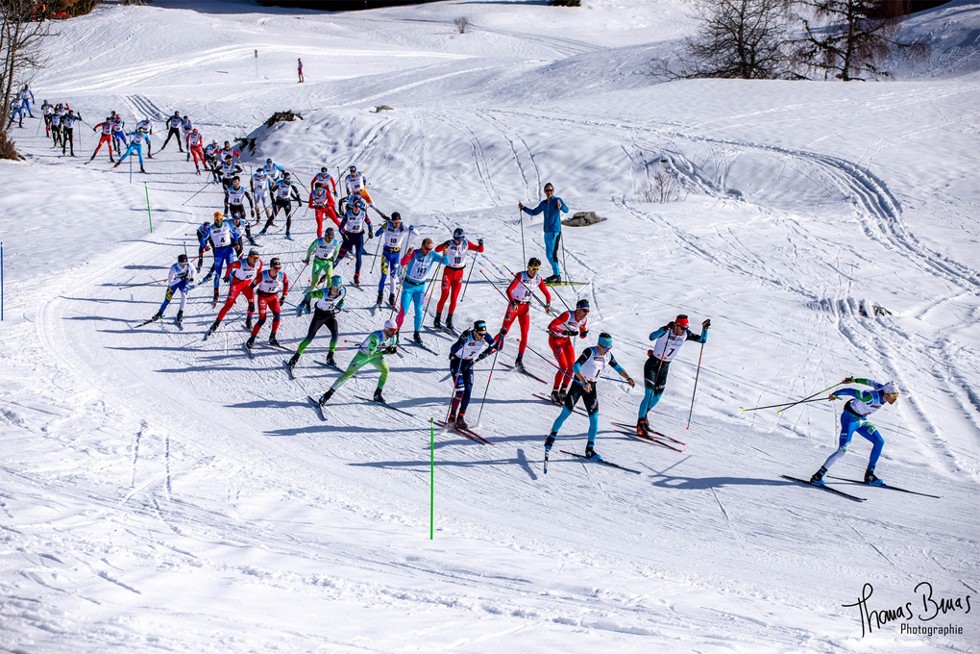 Des fondeurs en piste