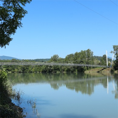 La passerelle sur le Rhône