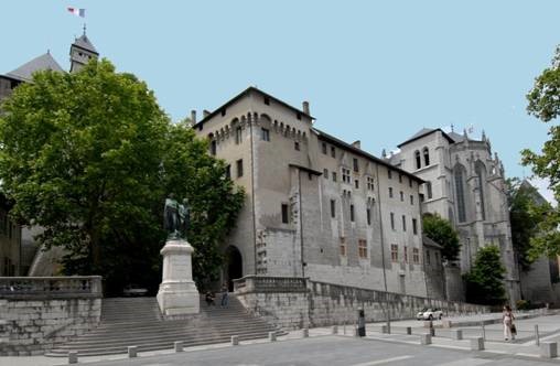Chateau-des-ducs-de-Savoie Place-du-chateau-73000-Chambery