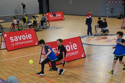 Des jeunes à la Groupama académie de handball