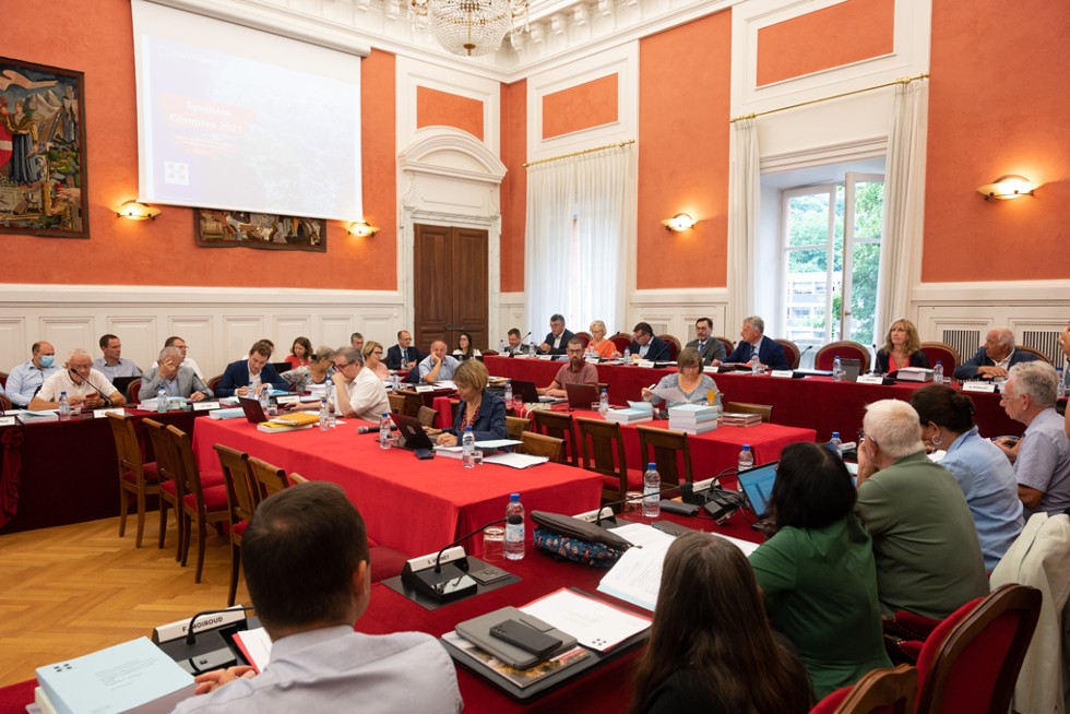 Les élus réunis en session
