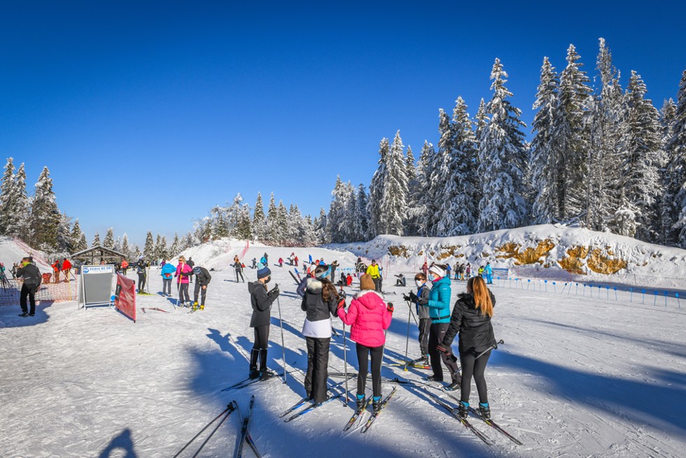 Des collégiens participant au Plan ski