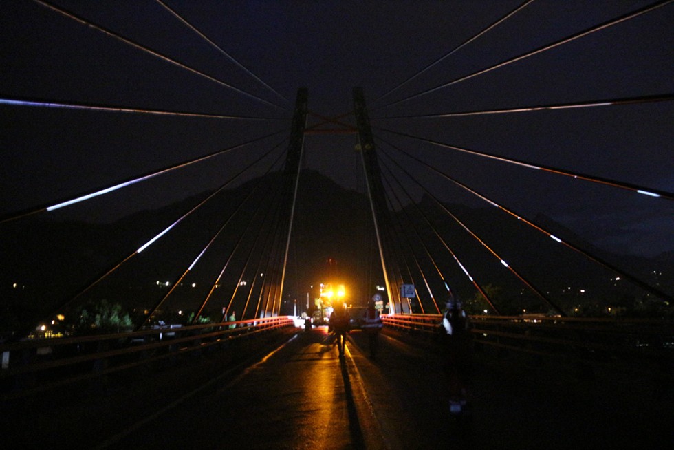 Pont de Gilly la nuit