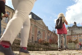 Des visiteurs au château