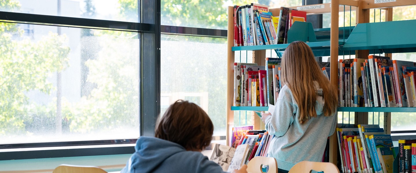 Une jeune lectrice
