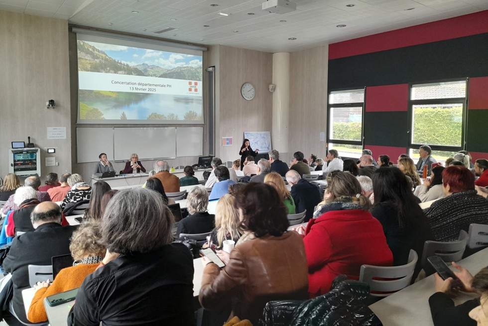 Les participants dans la salle