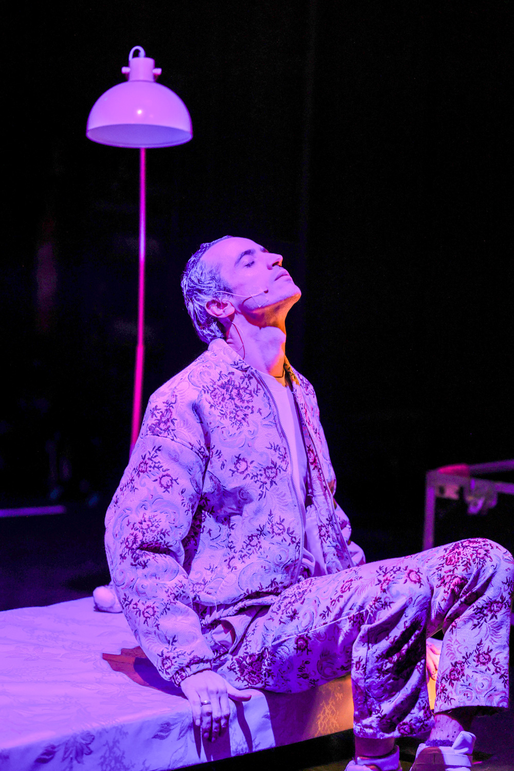 2e2m-Pater-Nap-2 ©-Arno-Bouvier--Théâtre-de-Vanves WEB