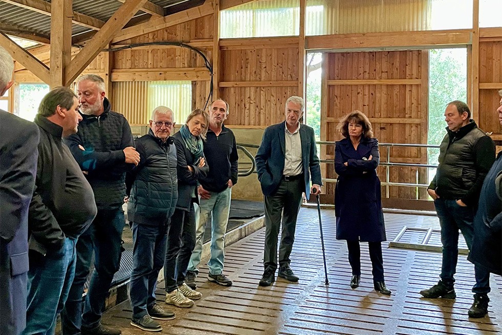 Les élus et agriculteurs rassemblés