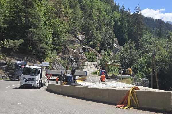 Travaux sur la RD 915 d'accès au Planay et à Pralognan